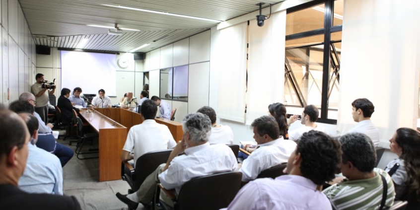 Em audiência pública, Câmara prestou contas dos gastos de 2013 (Foto: Mila Milowski)