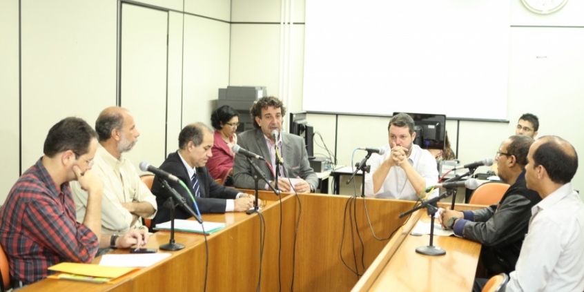 Regularização da energia elétrica na Vila Dias em pauta 