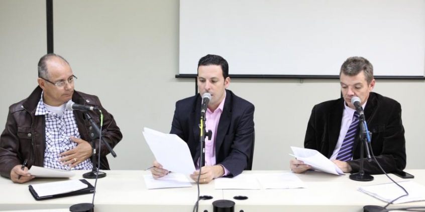 Veradores Bispo Fernando, Professor Wendel e Juliano Lopes, na reunião da Comissão de Administração Pública