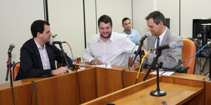 Juninho Los Hermanos (PRB), Pedro Patrus (PT) e Sérgio Fernando Pinho Tavares (PV), membros da Comissão Especial