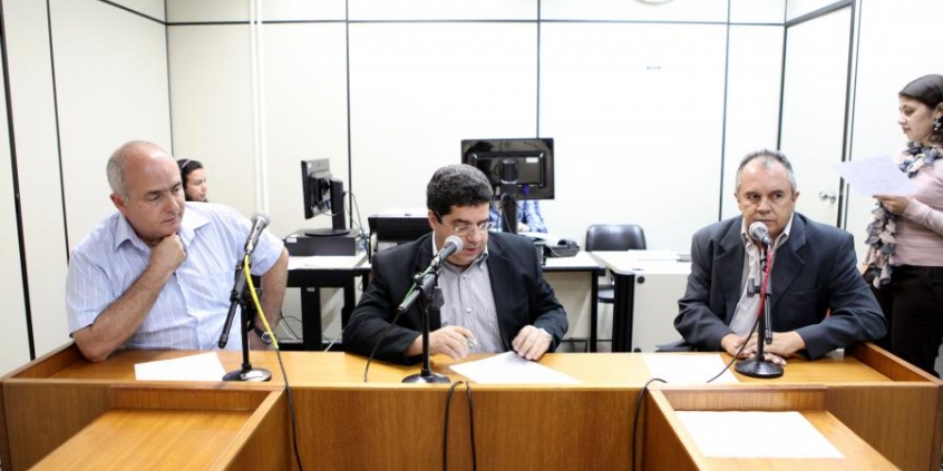 Vereadores Dr. Sandro, Tarcísio Caixeta e Silvinho Rezende, membros da Comissão Especial para o setor de TI em Belo Horizonte