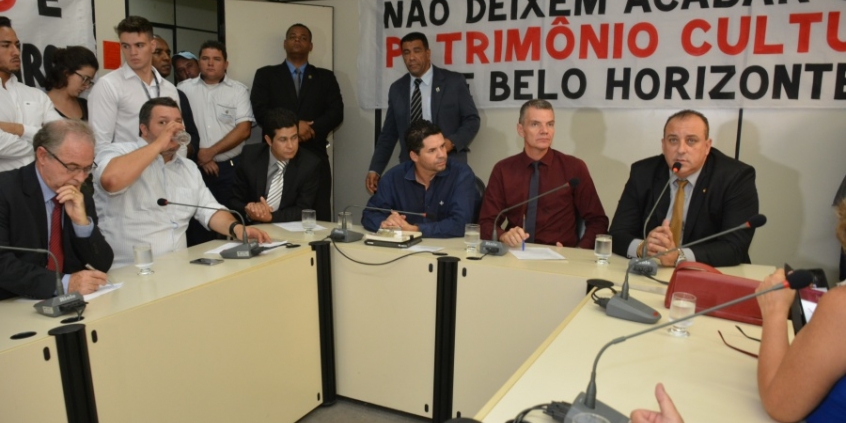 Trabalhadores de cemitérios e funerárias criticam proposta de concessão de necrópoles à iniciativa privada - Foto: Bernardo Dias