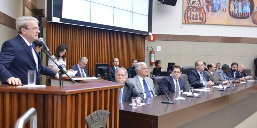 Reunião foi encerrada antes do previsto em função de protestos que interromperam a fala do prefeito - Foto: Bernardo Dias