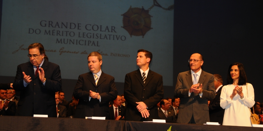 Grande Colar marca reconhecimento de personalidades e entidades 