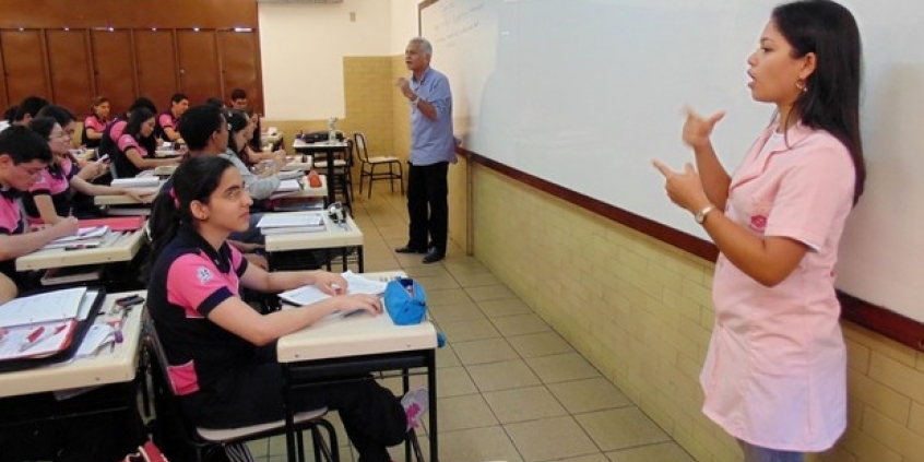 Um dos pontos questionados é a qualificação dos professores - Foto: Fernanda Zauli