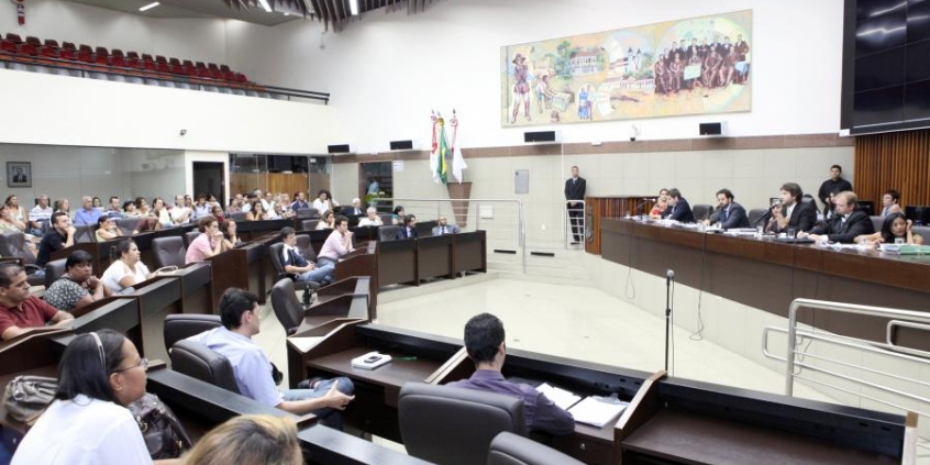 Feirantes discutem permanência em Feira do Mineirinho