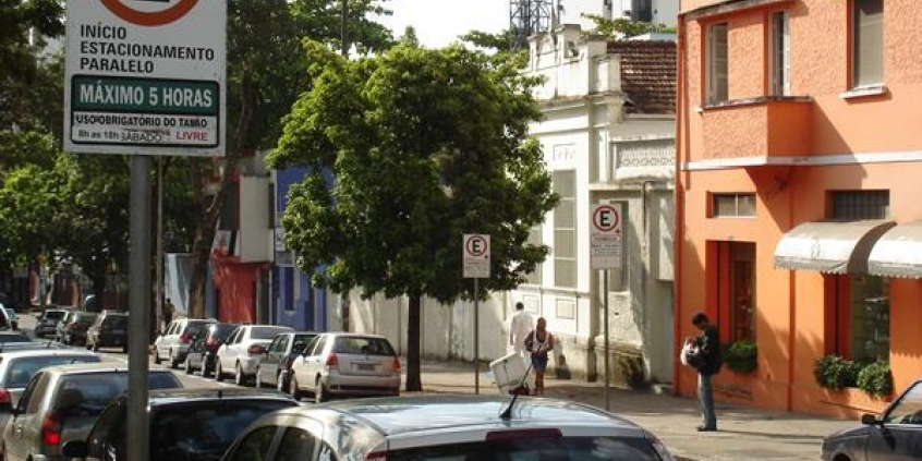 Gestão dos estacionamentos rotativos da cidade poderão ser delegadas à iniciativa privada (Foto: Divulgação CMBH)