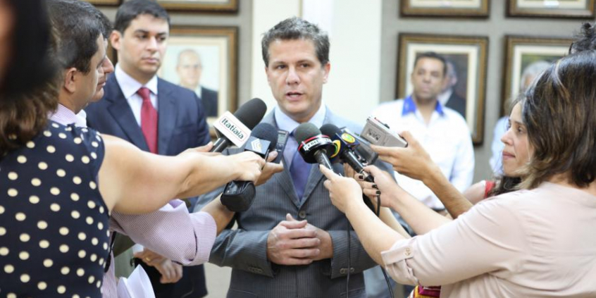 Léo Burguês comenta decisão do TRE em coletiva