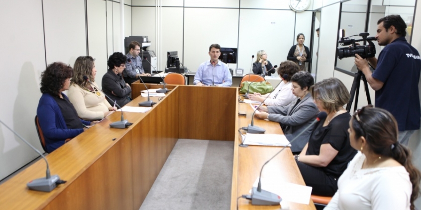 Colegiado debate agenda diária para acompanhar alunos com deficiência 