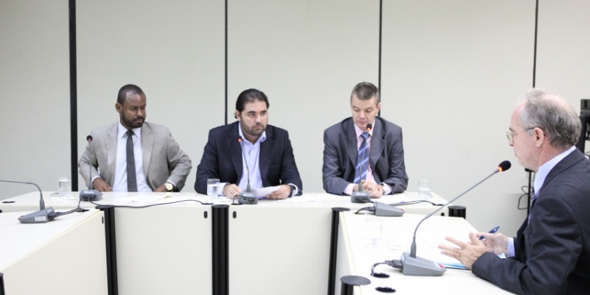 Debate sobre transporte coletivo suplementar teve data e horário definidos; oito PLs foram apreciados | Foto: Mila Milowski