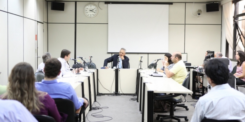 Em audiência, Comissão discutiu uso de energia fotovoltaica (Foto: Mila Miloswski)