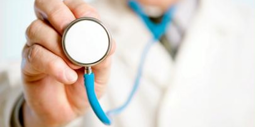 Porposta aprovada em 2º turno em plenário pode virar lei. Objetivo é regular atuação de planos de saúde