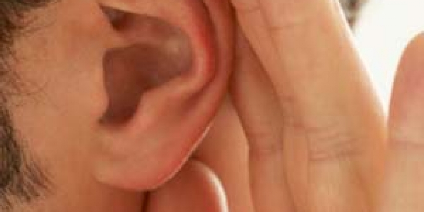 Foi debatido o uso consciente de fones de ouvido, para limitar o volume de aparelhos de som 
