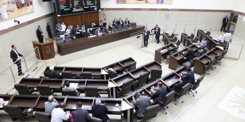 Projetos parlamentares avançam após acordo entre base e oposição