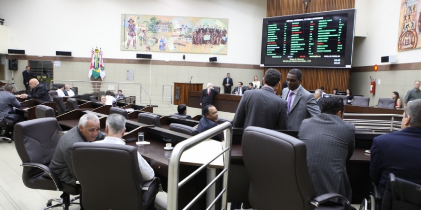 Vereadores participam da 35ª Reunião Plenária Ordinária, em 9 de maio de 2014