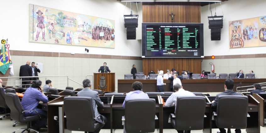 Plenário aprova LOA, PPAG e transferência de táxis para herdeiros. Foto: Mila Milowski/CMBH
