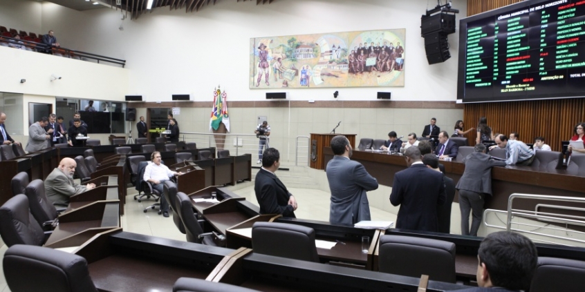 Oposição trabalha na obstrução da pauta em resposta à falta de diálogo da Prefeitura. Foto: Mila Milowski/ Divulgação CMBH
