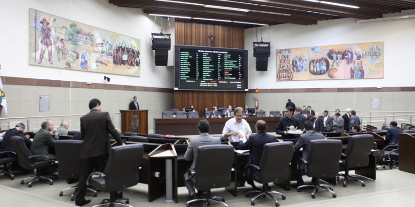 Vereadores em reunião plenária desta quarta-feira (3/6). Foto: Bárbara Esteves
