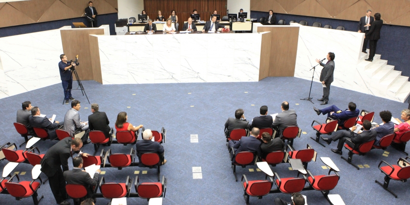 Vista superior do Plenário Amynthas de Barros. Foto: Abraão Bruck/Câmara de BH
