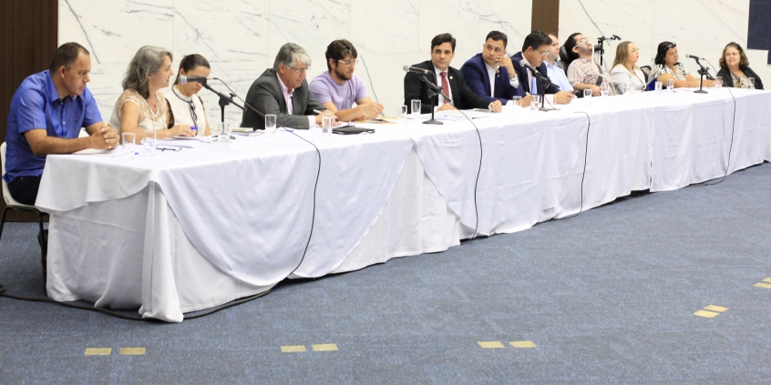 Atendimento inadequado em ônibus adaptados foi um dos problemas apontados em audiência 