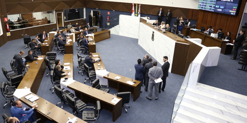 Vista aérea do plenário da Câmara durante reunião ordinária do dia 12 de julho