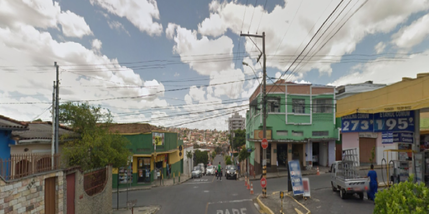 cruzamento das Ruas Javari e Descalvado, no Bairro Cachoeirinha