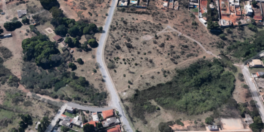 Vista aérea do parque e área verde no entorno