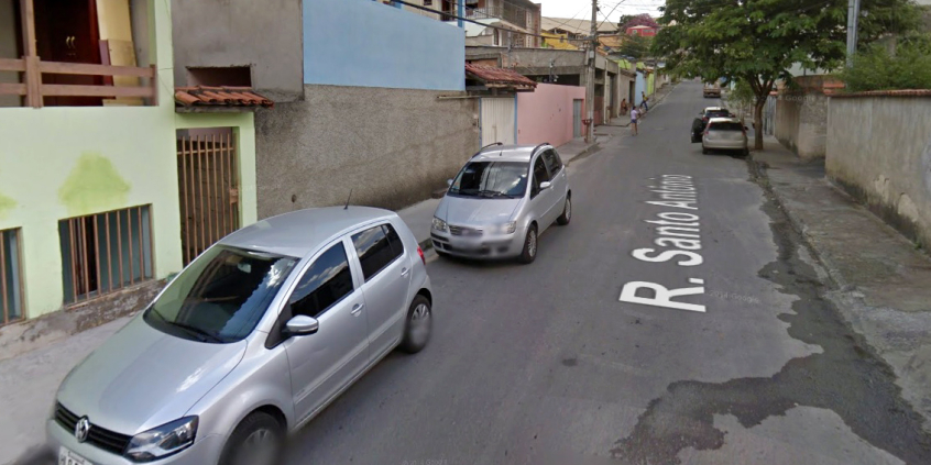 Rua Santo Antônio, na altura do número 234, no Bairro São Tomás, Região Norte