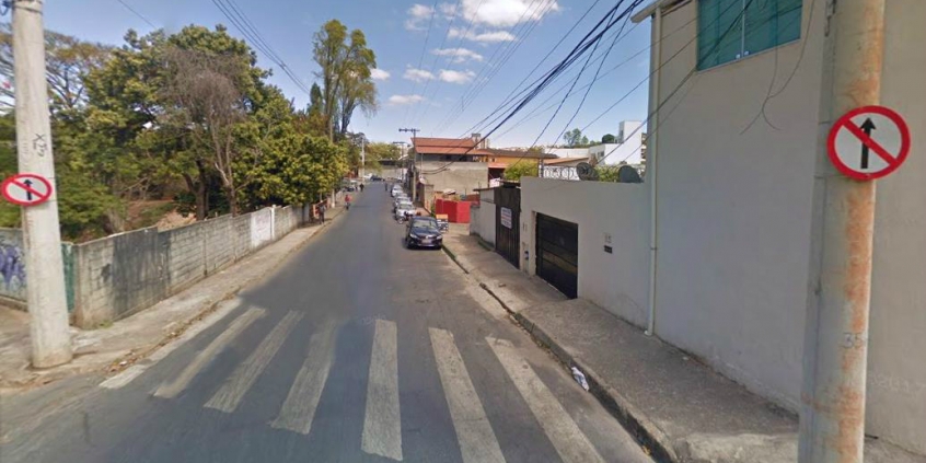 Rua Maurílio Gomes da Silveira, entre Rua Naná e Av. Olinto Meireles, Bairro Miramar, Região do Barreiro