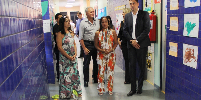 Vereador Irlan Melo, gerência da EMEI Cinquentenário e representantes da Secretaria Municipal de Educação, Regional Oeste e Inova BH, em visita técnica à unidade