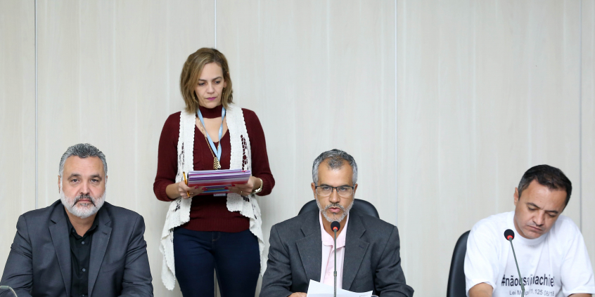 Vereadores Catatau do Povo, Fernando Borja e Hélio da Farmácia, em reunião da Comissão de Saúde e Saneamento, nesta quarta-feira (19/6)
