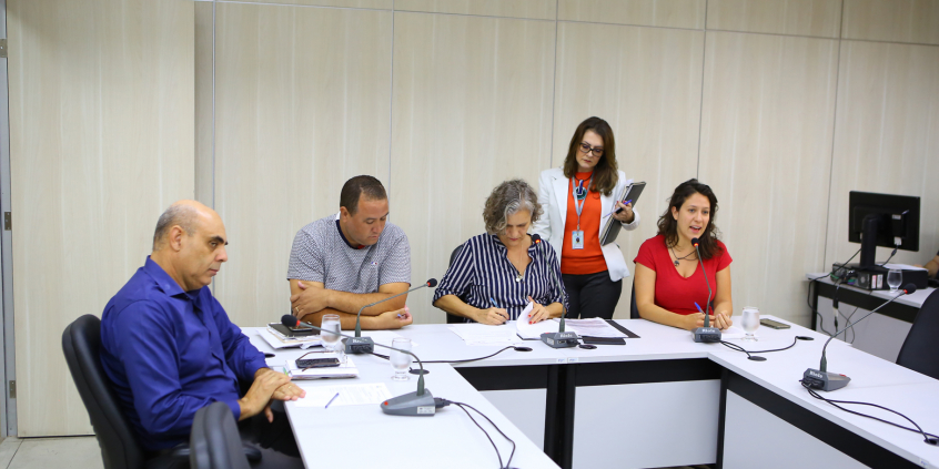Vereadoras Cida Falabella e Bella Gonçalves e vereadores Edmar Branco e Maninho Félix, em reunião da Comissão de Mulheres nesta segunda-feira (19/8)
