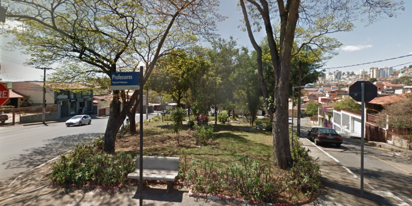 Praça dos Professores, no Bairro Alípio de Melo