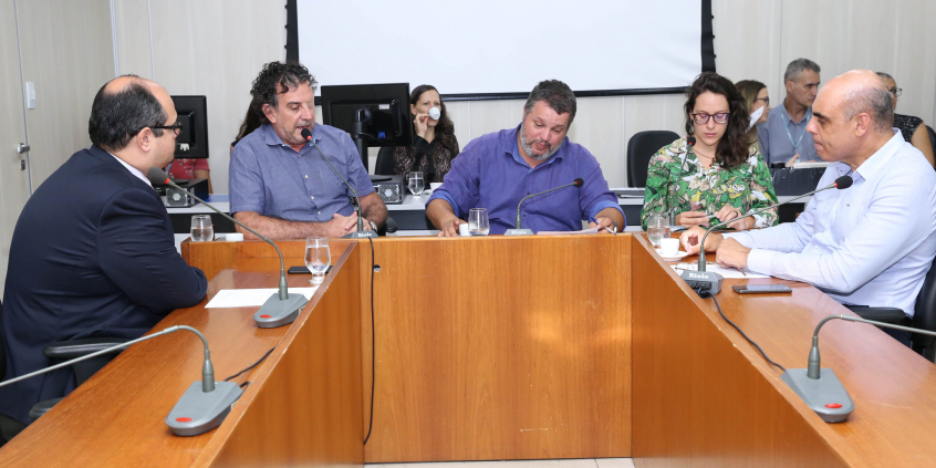 Moradia para população de baixa renda é destaque em reunião 
