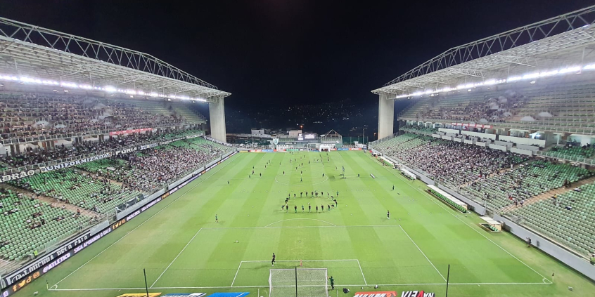 Panorâmica interna da Arena Independência 