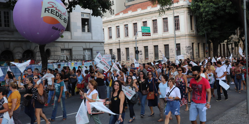 manifestação de trabalhadores da educação no centro de belo horizonte