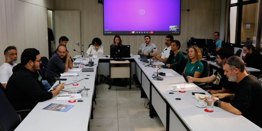 Vereadores e convidados participam de audiência no Plenário Helvécio Arantes