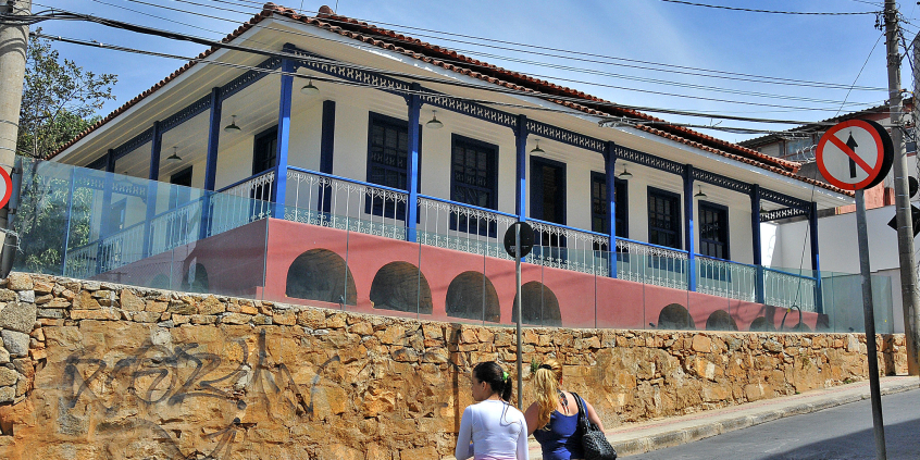 fachada de imóvel público de belo horizonte