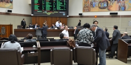 Vereadores no Plenário Amynthas de Barros para votação de projetos