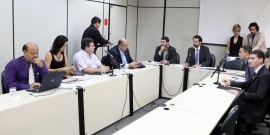 Vereadores debateram o tema com representantes da Prefeitura, Corpo de Bombeiros e setor de entretenimento