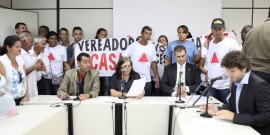 Militantes do movimento dos sem casa lotaram o plenário para acompanhar apreciação de projeto de seu interesse