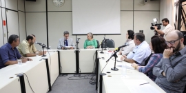 Vereadores Leonardo Mattos e Elaine Matozinhos e convidados na audiência pública da Comissão de Meio Ambiente e Política Urbana