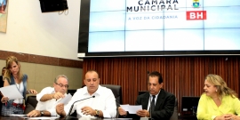 Em audiência, vereadores discuriam renovação de convênios de creches com a PBH. Foto: Rafa Aguiar
