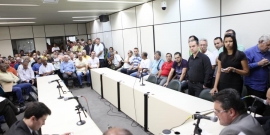 Em audiência, taxistas pediram mais segurança e possibilidade de transferência das concessões