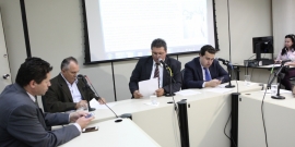 Comissão discutiu criação de faixa exclusiva para motos em BH (Foto: Mila Milowski)
