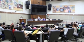 Mobilizadas com a hashtag #NasceLeonina, entidades reivindicaram clareza sobre a situação da maternidade - Foto: Bernardo Dias