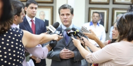 Léo Burguês comenta decisão do TRE em coletiva 