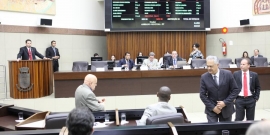Vereadores apreciam projetos de lei na segunda reunião plenária do mês de agosto