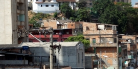 Moradoes da Vila Dias, em Santa Tereza, temem ser removidos do local para dar lugar a operação urbana