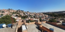 Vista panorâmica do Bairro Juliana. Casas em alvenaria.